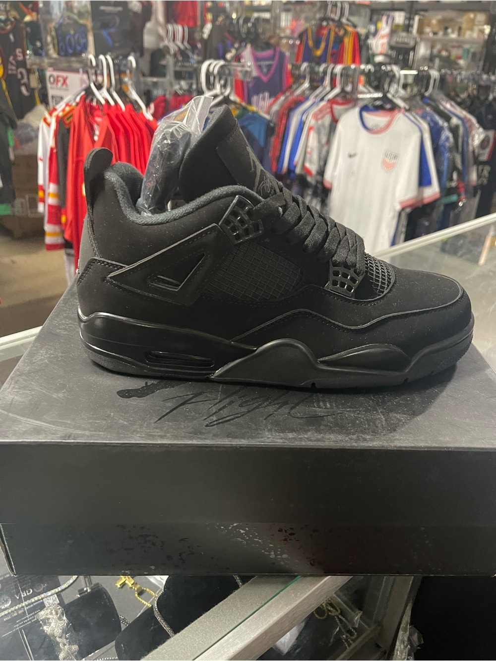 Mens Retro 4 Black Cat Size 9.5.